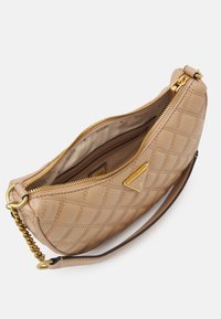 Guess GIULLY TOP ZIP SHOULDER - Rankinė - beige