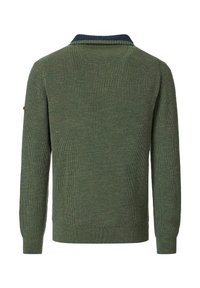 Grüner Strickpullover mit geripptem Textur, ausgestattet mit einem kontrastierenden navyfarbenen Kragen und langen Ärmeln, entworfen für eine taillierte Silhouette.