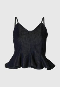 Tmavě modrý denimový top s peplum designem, tenkými ramínky, přiléhavým živůtkem a rozšířeným lemem. Má jemný lesk a strukturovaný design.