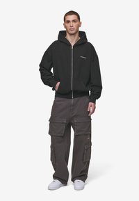 Pegador DUBOSE OVERSIZED JACKET - Športna jopa s kapuco na zadrgo - vintage black