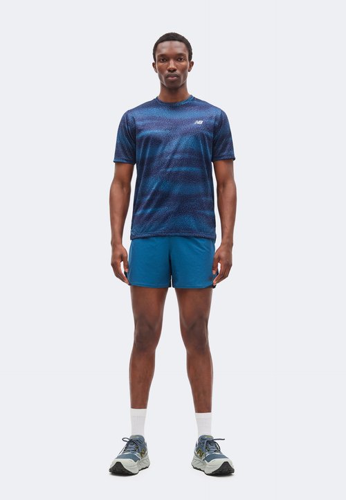 New Balance RC ESSENTIAL SHORT 5" - Sports shorts - streamsong — foto 2