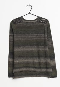 Graugrüner gestreifter Pullover aus weichem Stoff. Mit verzierten Schulterakzenten. Lange Ärmel mit Rundhalsausschnitt und geripptem Saum.