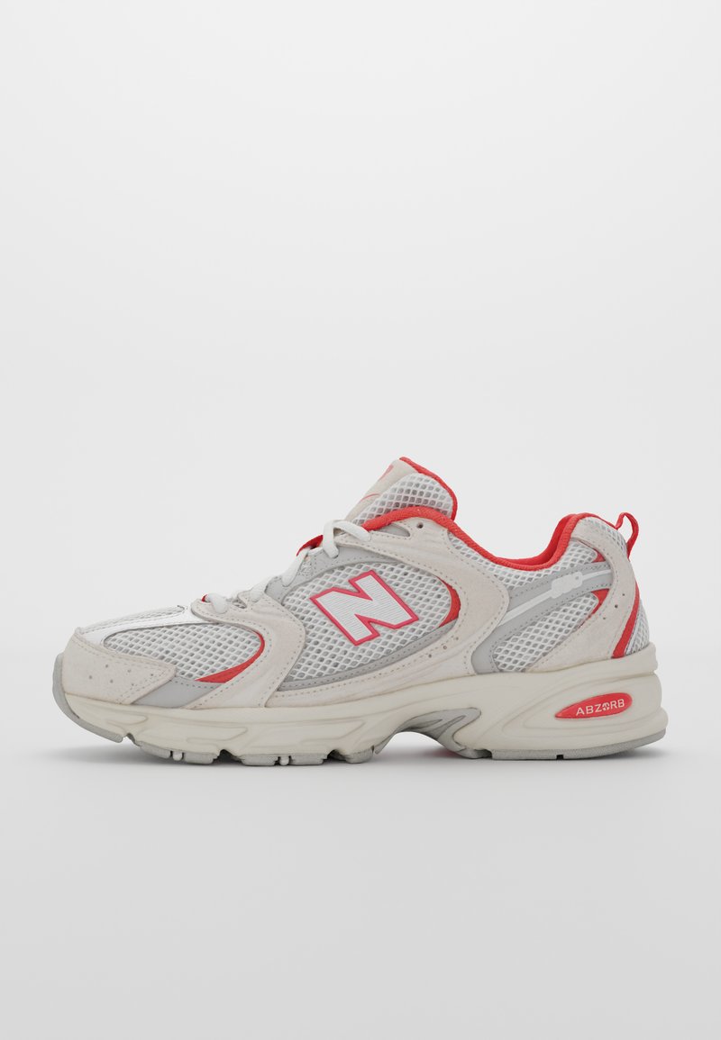 New Balance 530 UNISEX - Sneaker low - beige/red/beige - Zalando.de
