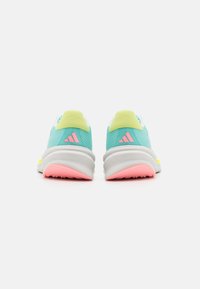 adidas Performance SUPERNOVA STRIDE - Tekaški copati za cesto - flash aqua/footwear white/pulse lime