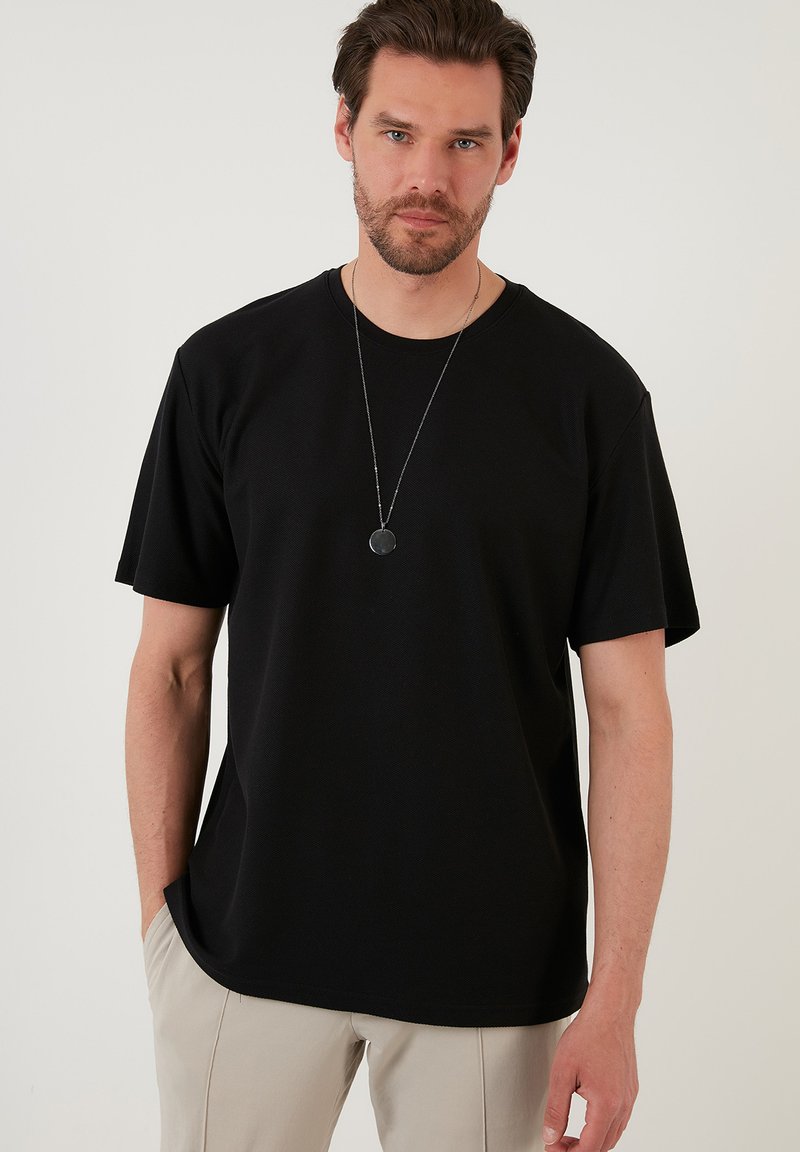 Buratti REGULAR FIT - Paprasti marškinėliai - black