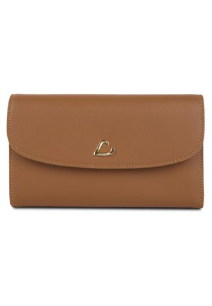 Portafoglio in finta pelle marrone con texture liscia, chiusura a patta con gancio e logo dorato accentato sul davanti.