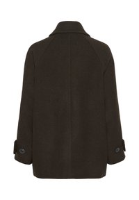 Abrigo de lana marrón oscuro con collar alto, mangas raglán y puños abotonados. La tela tiene una textura suave y un acabado liso.
