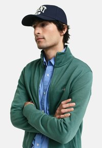 GANT REG SHIELD - Sweatjacke - green