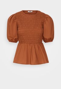 Top peplum castanho com mangas bufantes, apresentando um corpete franzido e um tecido suave. Decote redondo simples e bainha godê.