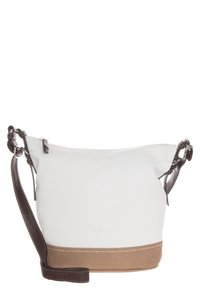 Borsa a secchiello in pelle bianca con finitura testurizzata, base marrone e tracolla regolabile marrone scuro. Presenta hardware in tonalità argentea e dettagli di cucitura.