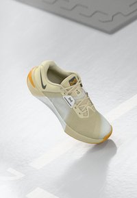 Unausgewählt, light khaki/iron grey/gold-coloured leaf