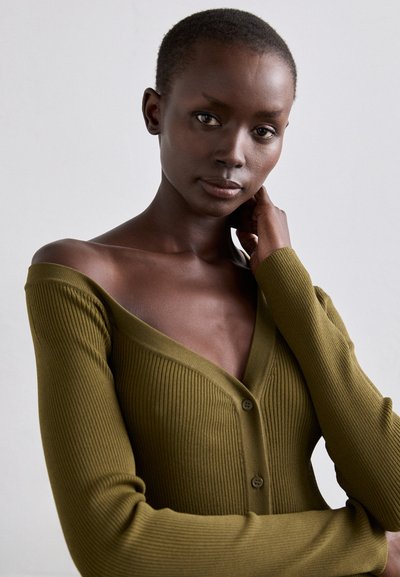 STAUD CRAFTSMAN DRESS - Strikket kjole - sergeant green
