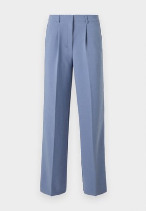 Σιέλ πλισέ παντελόνια με εφαρμοστή γραμμή, κατασκευασμένα από λείο ύφασμα. Διαθέτουν ίσια γραμμή στο πόδι και μέση μεσαίου ύψους.