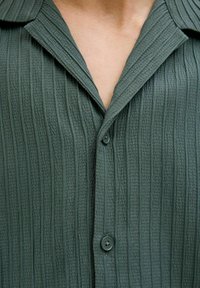 Thumbnail Image 5