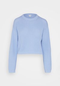 Světle modrý pletený svetr s kulatým výstřihem, dlouhými rukávy a zkráceným střihem. Obsahuje strukturovaný vzor a žebrované manžety.