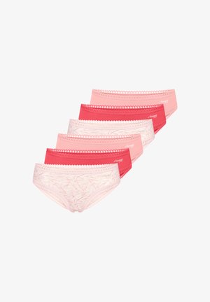 Six culottes pour femmes dans différentes nuances de rose et de rouge, fabriquées dans un tissu doux avec une bordure en dentelle et un motif floral sur une paire.