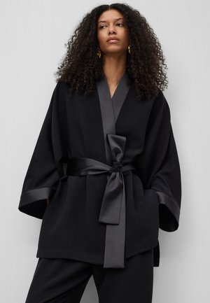 ADOLFO DOMINGUEZ Short coat - black