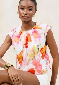 Lipsy REGULAR FIT  - Camicetta - white floral