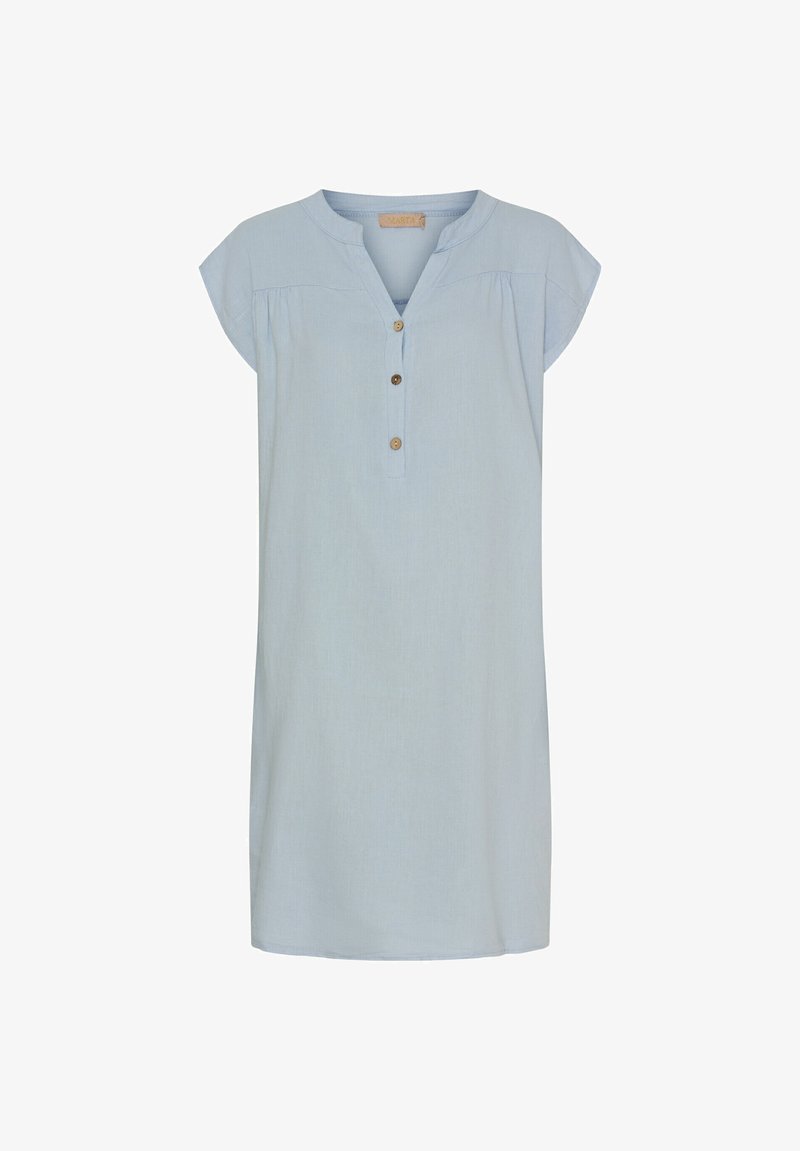 Lys blå kjole med kort ærme og V-udskæring, tre knapper fortil og subtile samlinger på skuldrene; lavet af blødt stof.