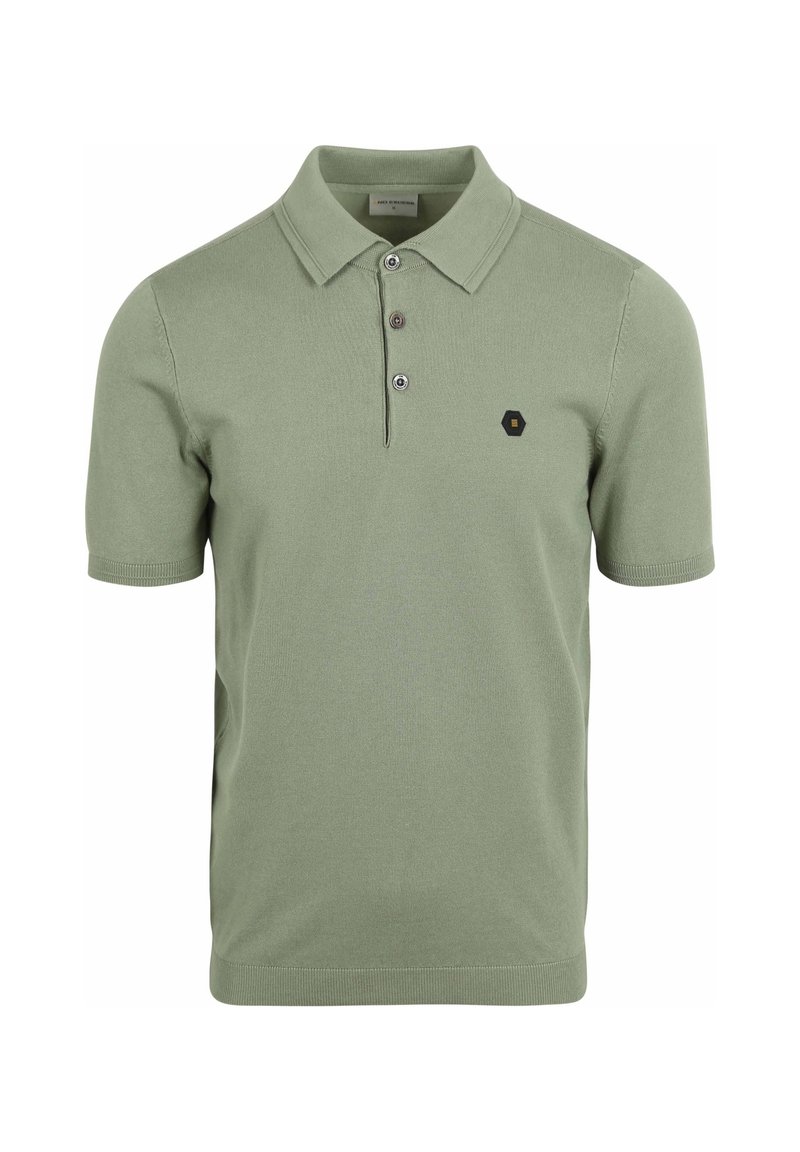 Groen poloshirt met korte mouwen, gemaakt van zachte tricotstof. Het shirt heeft een klassieke kraag, een drieknopenlijst en een klein zeshoekig logo op de borst.