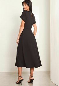 Lipsy SHORT SLEEVE  - REGULAR FIT - Rochie de zi - black