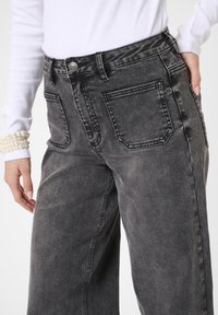 Kaffe Platėjantys džinsai - grey vintage wash