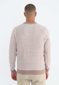 Thumbnail Image 3