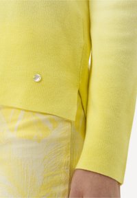 BRAX Pullover - yellow