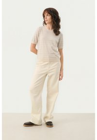 Part Two EVERLOTTA - T-shirts print - french oak silver stipe