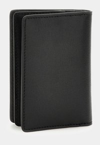 Schwarze Lederbörse mit strukturierten Oberflächen, kompaktem rechteckigen Design und kontrastierenden Nähten; verfügt über mehrere Kartenfächer und ein faltbares Design.