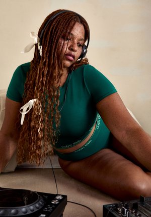 SHORT SLEEVE ICON - Sťahovacia bielizeň - turf