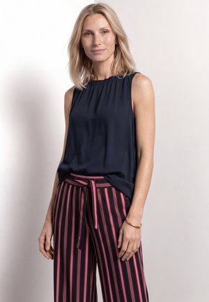 Street One, BLUSENTOP MIT GERAFFTEM RUNDHALS - Blouse - darkest blue