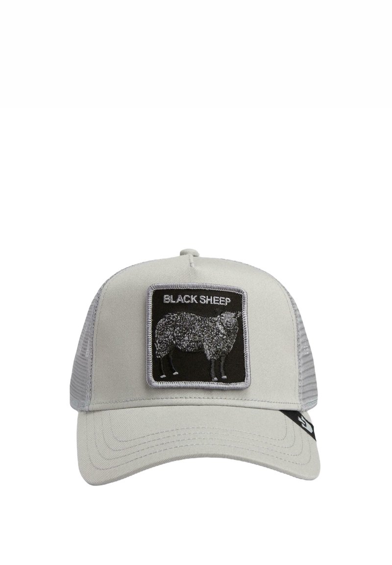 Graue Baseballkappe mit einem Netzrücken, die ein schwarzes Patch mit einer Schafgrafik und dem Text "BLACK SHEEP" zeigt. Verstellbarer Riemen auf der Rückseite.