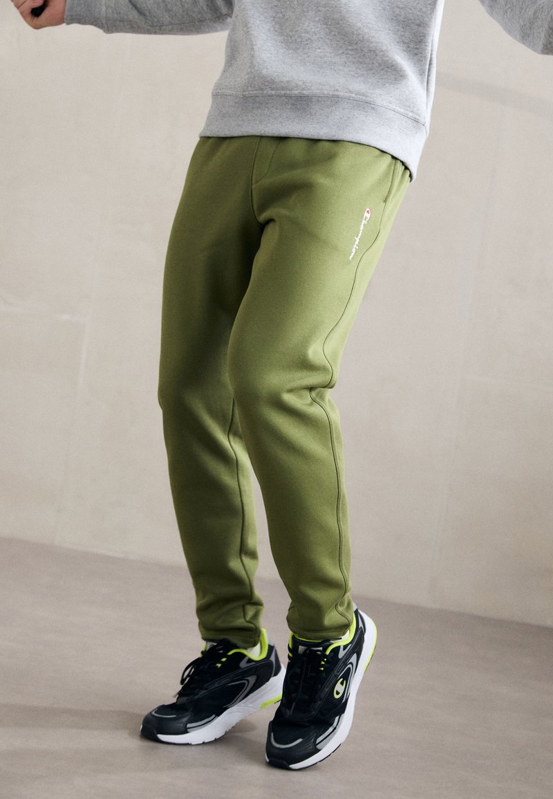 Champion ICONS HEM PANTS - Treniņtērpa apakšdaļas - green