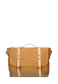Borsa a tracolla in tela color sabbia con pattina e cinghie in pelle, dotata di fibbie metalliche e un pannello inferiore marrone. Include una maniglia superiore per il trasporto.