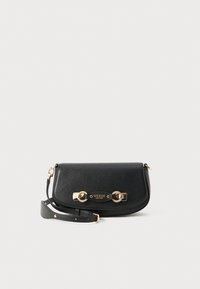 Borsa a mano nera in ecopelle con hardware dorato, forma rettangolare, tracolla regolabile e chiusura frontale con logo del marchio.