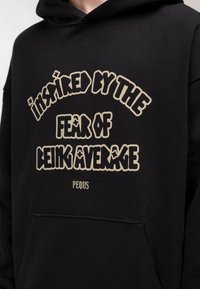 PEQUS Jersey con capucha - black