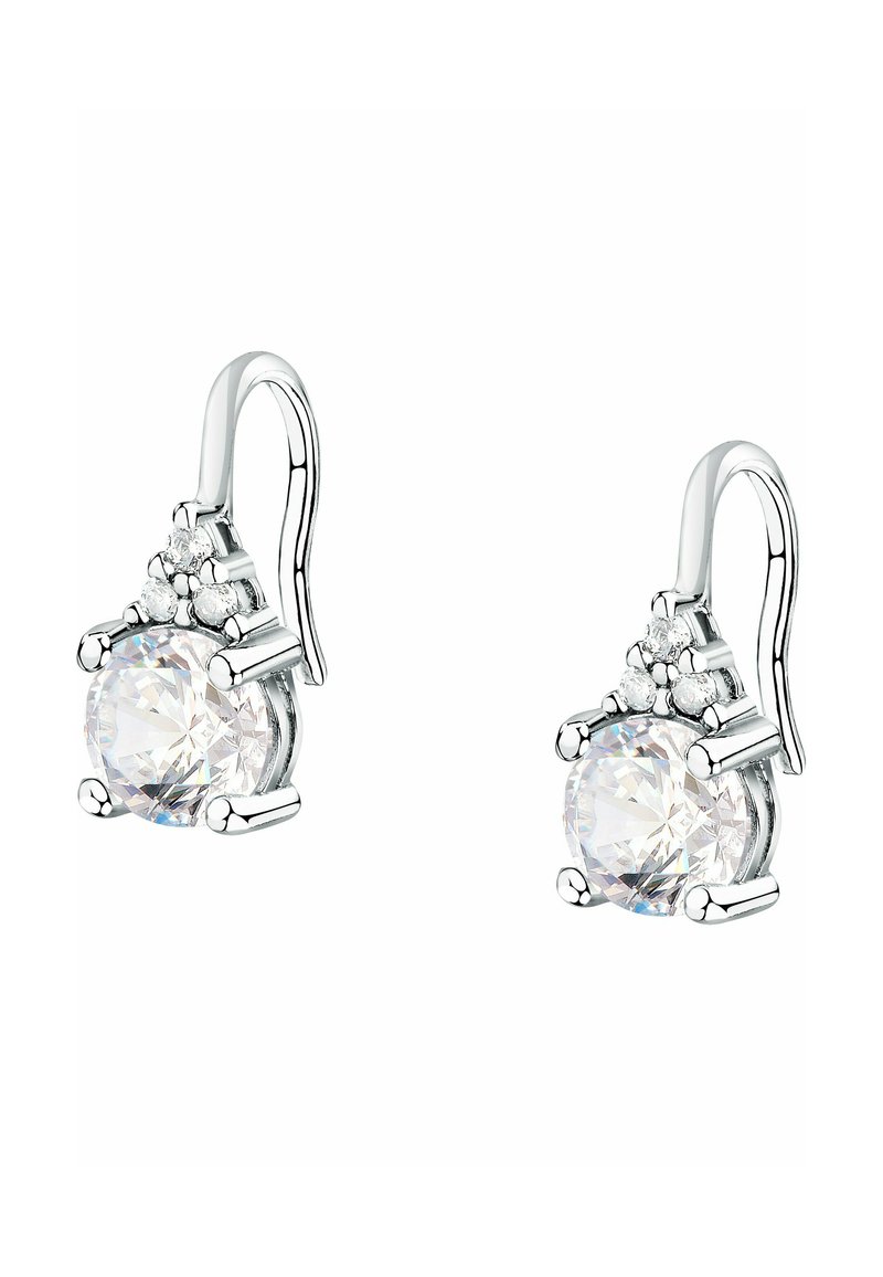 Orecchini in argento con gemme trasparenti e tonde, montati in un design a griffe con piccole pietre decorative sopra la gemma principale.