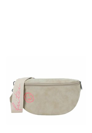 Beige Wildleder-Bauchtasche mit Reißverschluss, verziert mit einem pink bestickten Smiley-Gesicht und einem breiten Stoffriemen mit pinkem Schreibschrifttext.