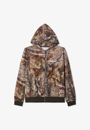 Giacca con cappuccio e zip in un motivo camouflage con tonalità di marrone e verde, dotata di una tasca frontale e polsini e orlo a coste.