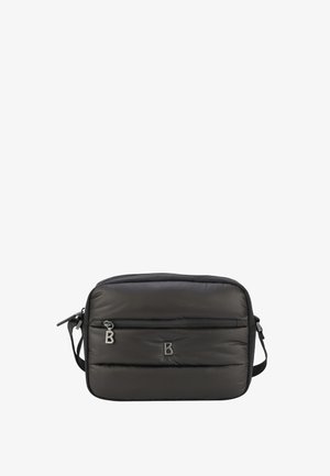 Borsa a tracolla nera imbottita con tasca frontale con zip, tracolla regolabile e dettaglio del logo in rilievo, caratterizzata da una superficie liscia e forma rettangolare.