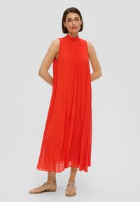 s.Oliver BLACK LABEL Robe de jour - preiselbeere