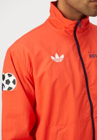 adidas Originals NEW ENGLAND REVOLUTION ORIGINALS ANTHEM JACKET - Reprezentančna oblačila - bright red/white