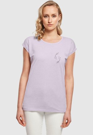 Merchcode SPRING-YIN JANG FISH  - T-shirts med print - lilac