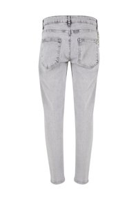 Hallide denim teksad slim fit, millel on kaks tagataskut, peene õmbluse detailid ja kett detail vööl.