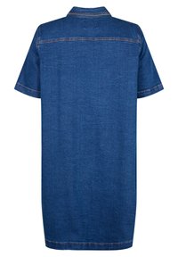 Denim haljina košulja u tamnoplavoj boji, kratki rukavi, ovratnik, ravni kroj, vidljivi šavovi i leđa sa jaramom. Glatka tekstura.