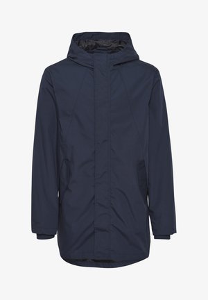 Chaqueta con capucha de color azul marino, con cremallera frontal, bolsillos laterales y una tela ligeramente texturizada; presenta un corte recto y mangas largas.