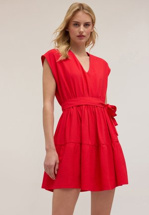 Motivi CORTO CON BALZA  - Jerseykleid - rosso
