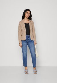 Vero Moda Petite VMJULIA - Bleiser - silver mink