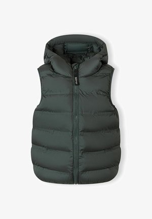 Veste matelassée sans manches vert foncé avec capuche rembourrée et fermeture éclair frontale dotée d'une tirette noire étiquetée "NYC".